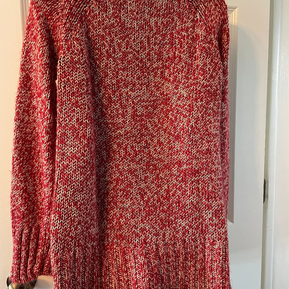 Over-sized, red, cable-knit sweater (s) - Picture 5 of 6